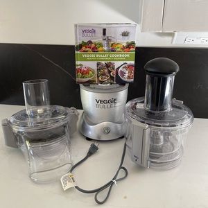 Veggie Bullet - shred, spiral, slice - not used